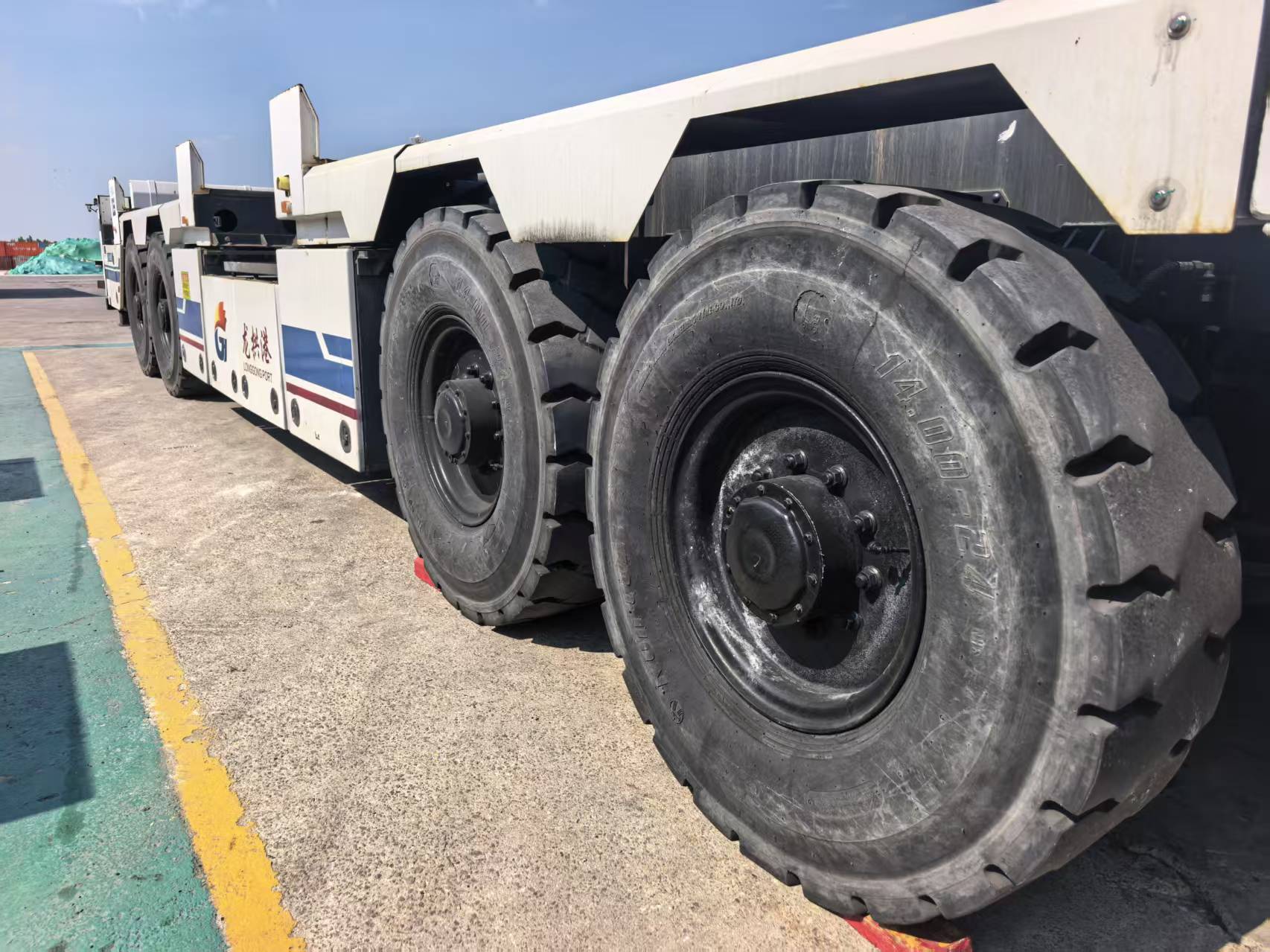 Port equipment operating with heavy-duty tires at Tianjin Port